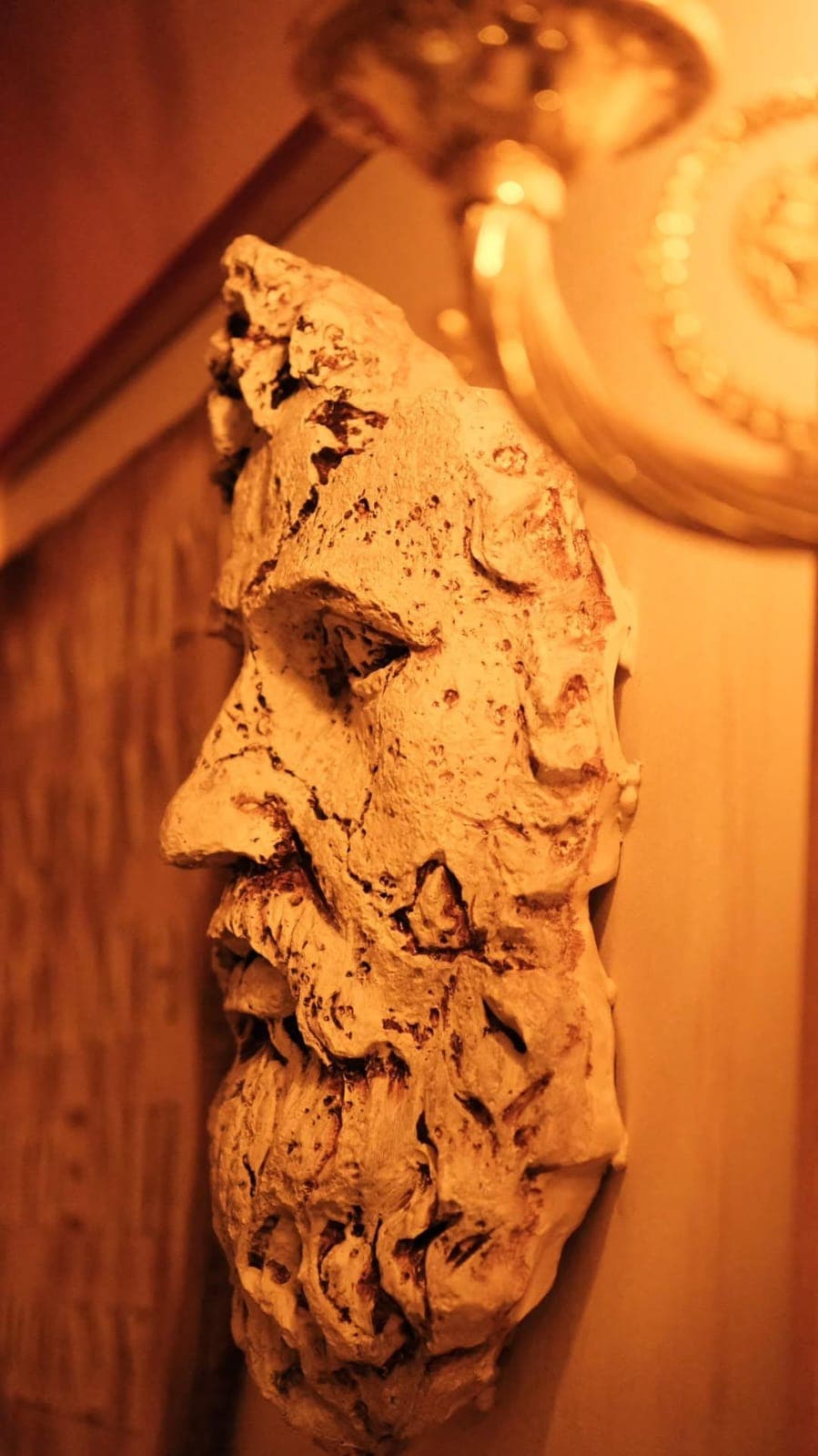 Restoranın özenle seçilmiş dekoratif objeleri